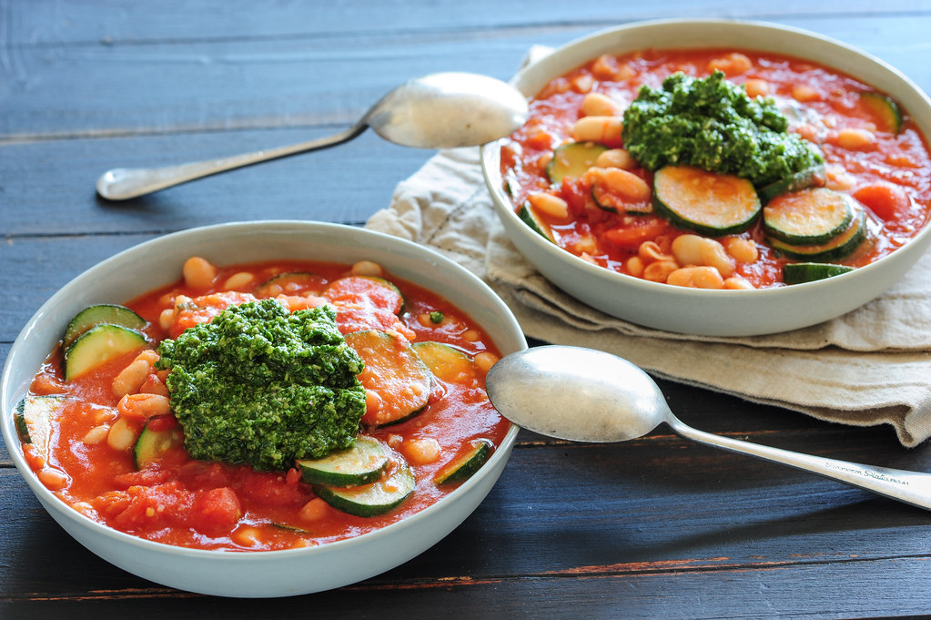 Receta Saludable | Sopa Minestrone vegana y pan con ajo
