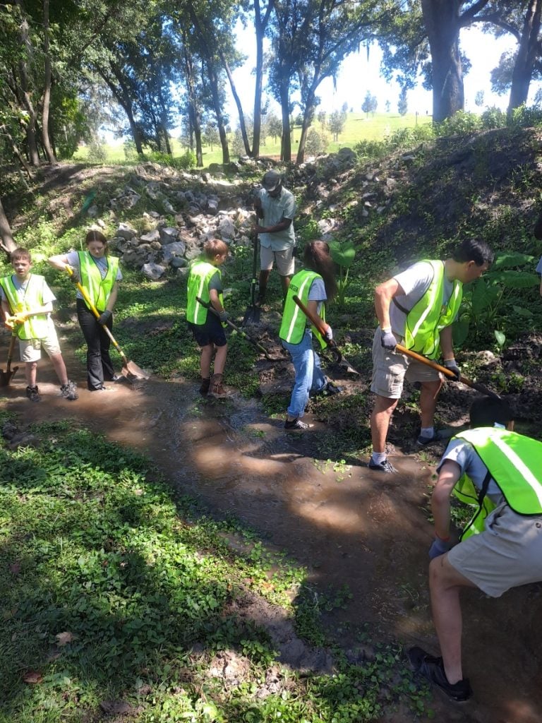 Pathfinders volunteering at Bonnet Springs