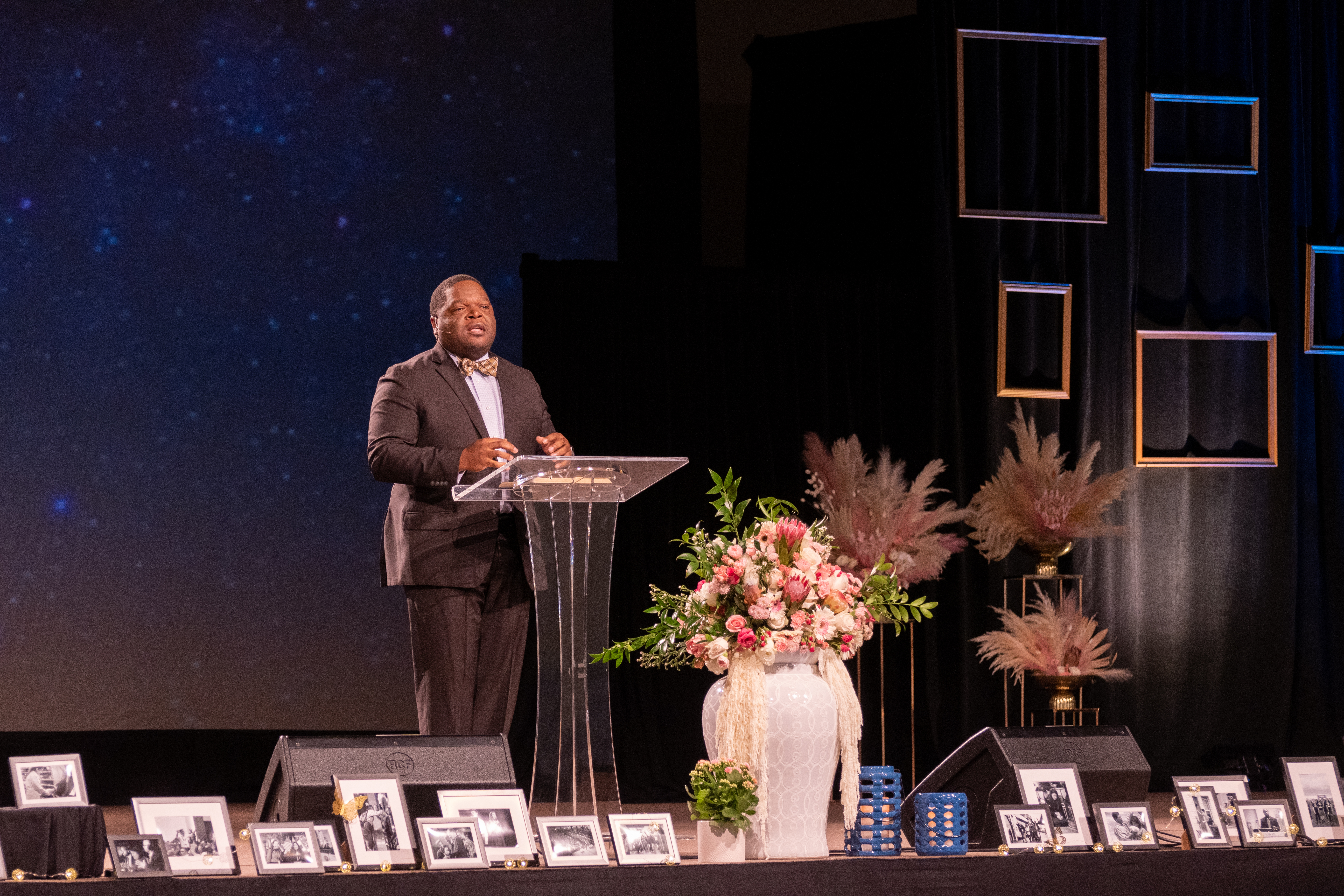 Nearly 3,000 Gather in Phoenix for Youth Convention