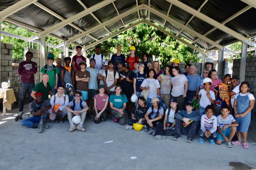 Students Serve in the Dominican Republic