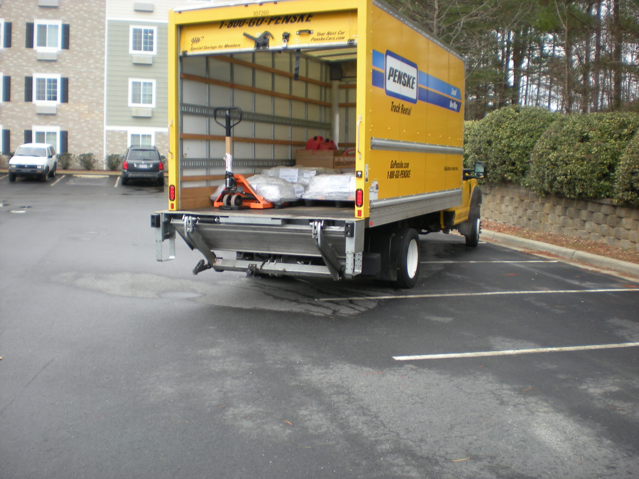 Penske truck