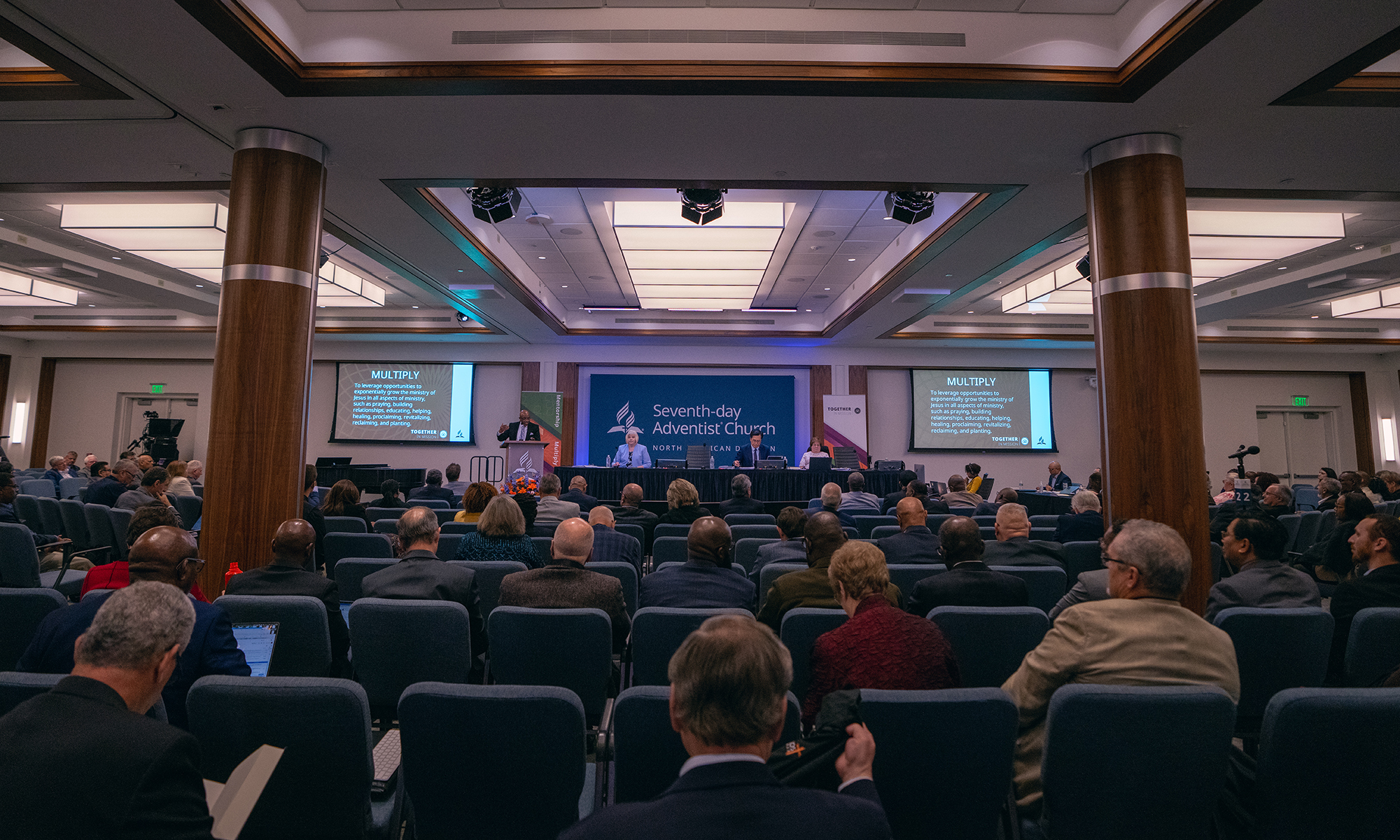 Church leaders and members from the U.S., Canada, Bermuda, and Guam-Micronesia listen to G. Alexander Bryant speak about the division’s strategic emphases – mentorship, media, and multiply – during the year-end meeting. Photo: Pieter Damsteegt