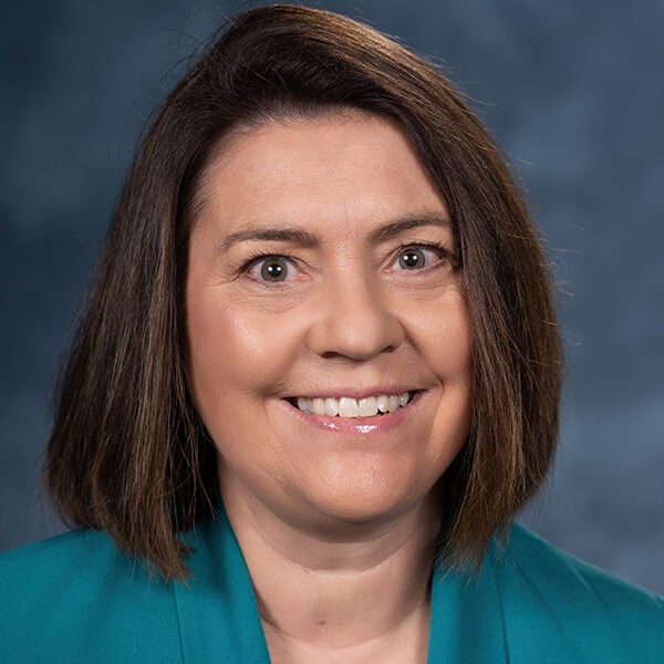 DeeAnn  Bragaw