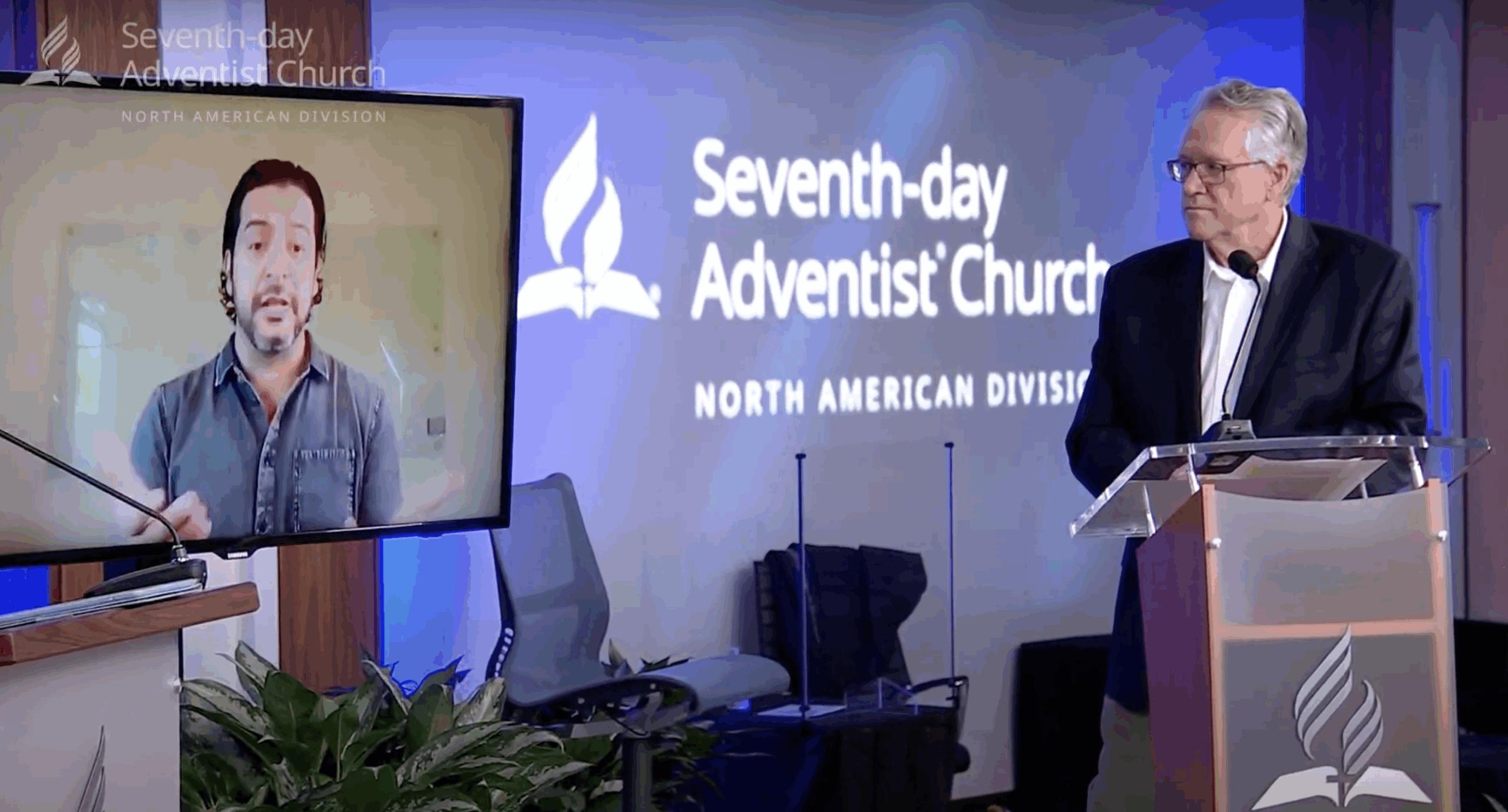 Manny Arteaga, pastor of the KalĒo Seventh-day Adventist Church in Arcadia, California, shares how he and his friends created the Bible study “Tacology” small-group. Photo: Screen capture from livestream on YouTube.