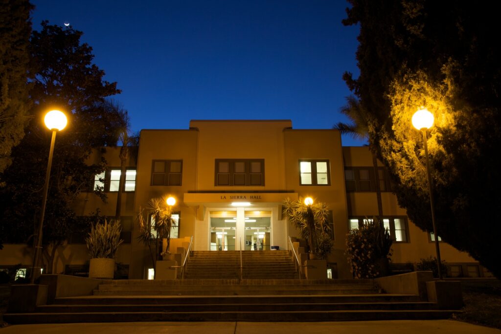La Sierra Hall at night