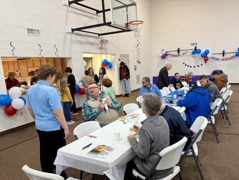 Veterans luncheon hosted by the school