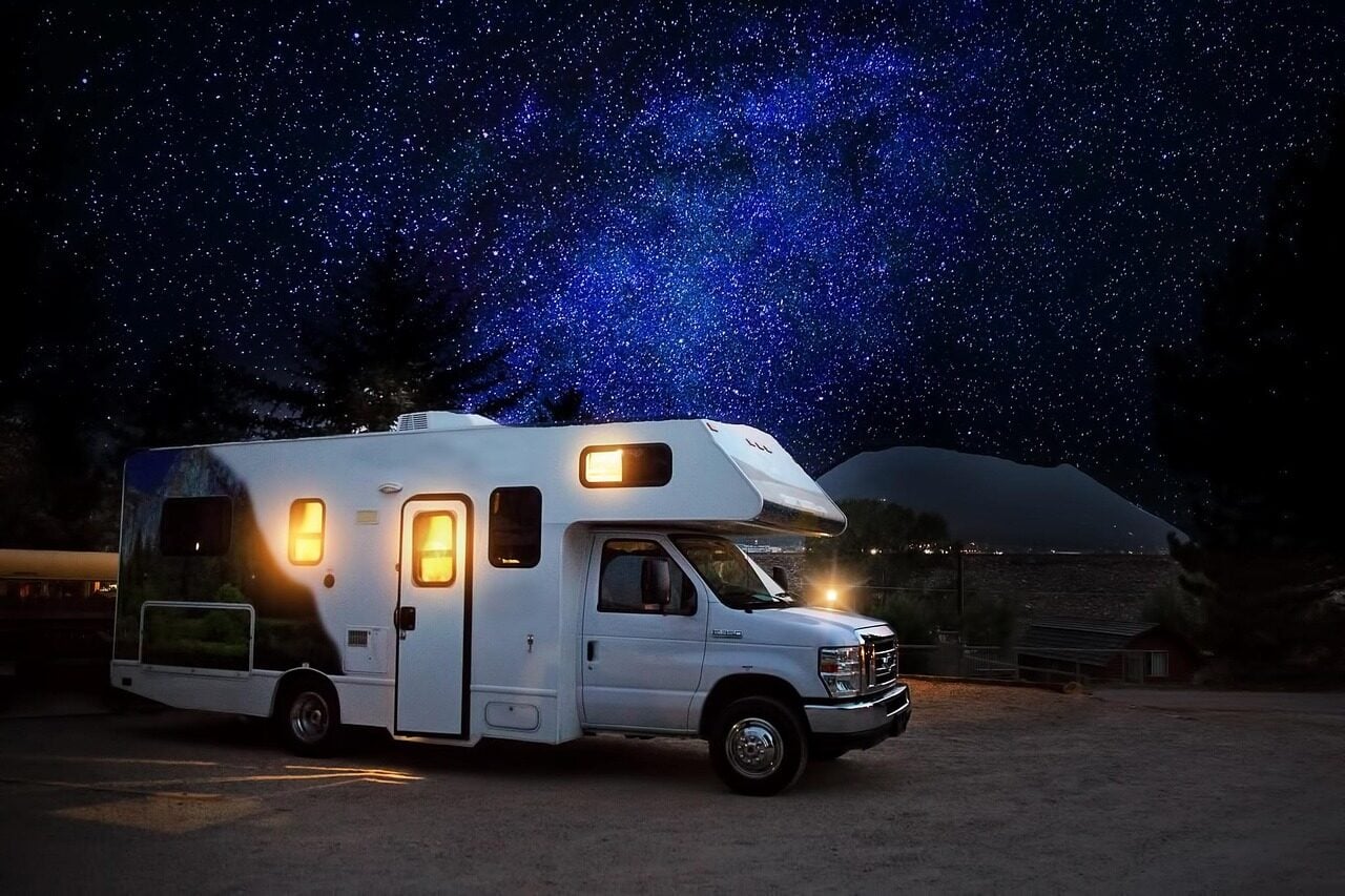 rv, camper, night, camping, adventure, outdoor, campsite, travel, caravan, vacation, trailer, motorhome, camp, evening, journey, campground, summer, caravaning, holiday, nature, traveler
