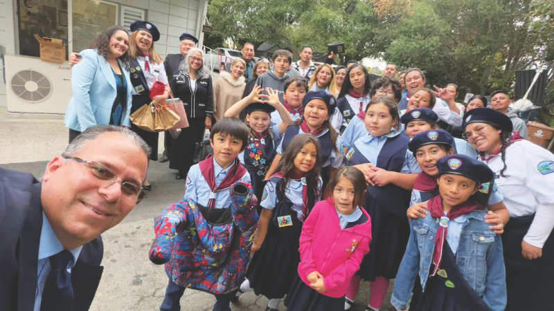 Little Hands, Big Hearts: Adventurers Share Holiday Joy
