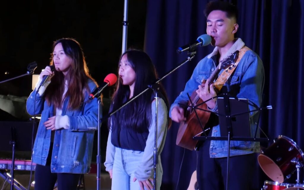 Upper Room Fellowship Promotes Companionship Through Music and Food