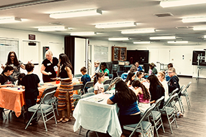 Community Connection Is Emphasized Throughout the Week at Thousand Oaks Church
