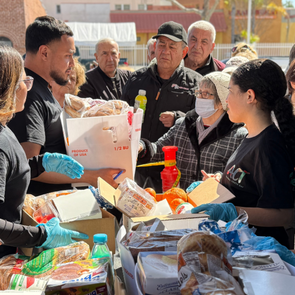 Shine for Jesus: Glendale Spanish Youth Impacts More Than 200 Families on Global Youth Day