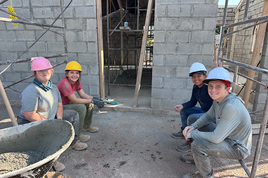 Conejo Students Spend Class Trip Serving in Dominican Republic