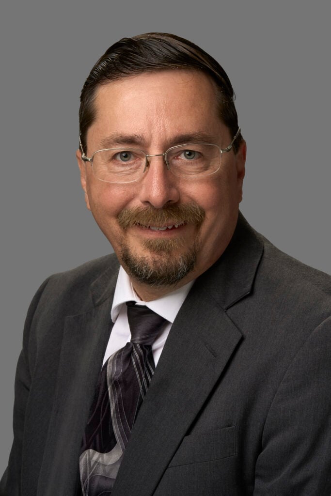 Douglas  Reeves